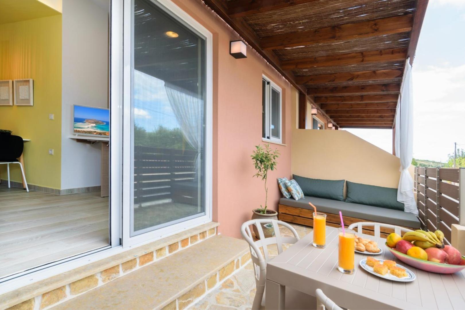 Iliana Apartments Фаласарна Екстериор снимка