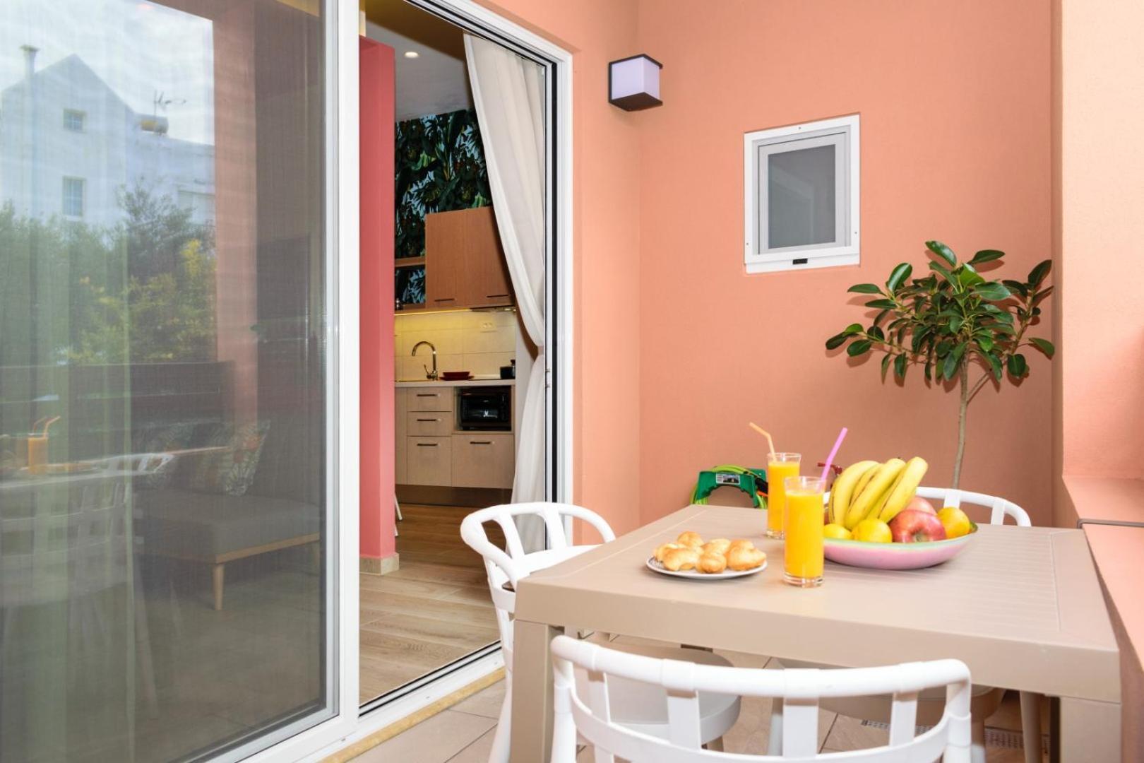 Iliana Apartments Фаласарна Екстериор снимка
