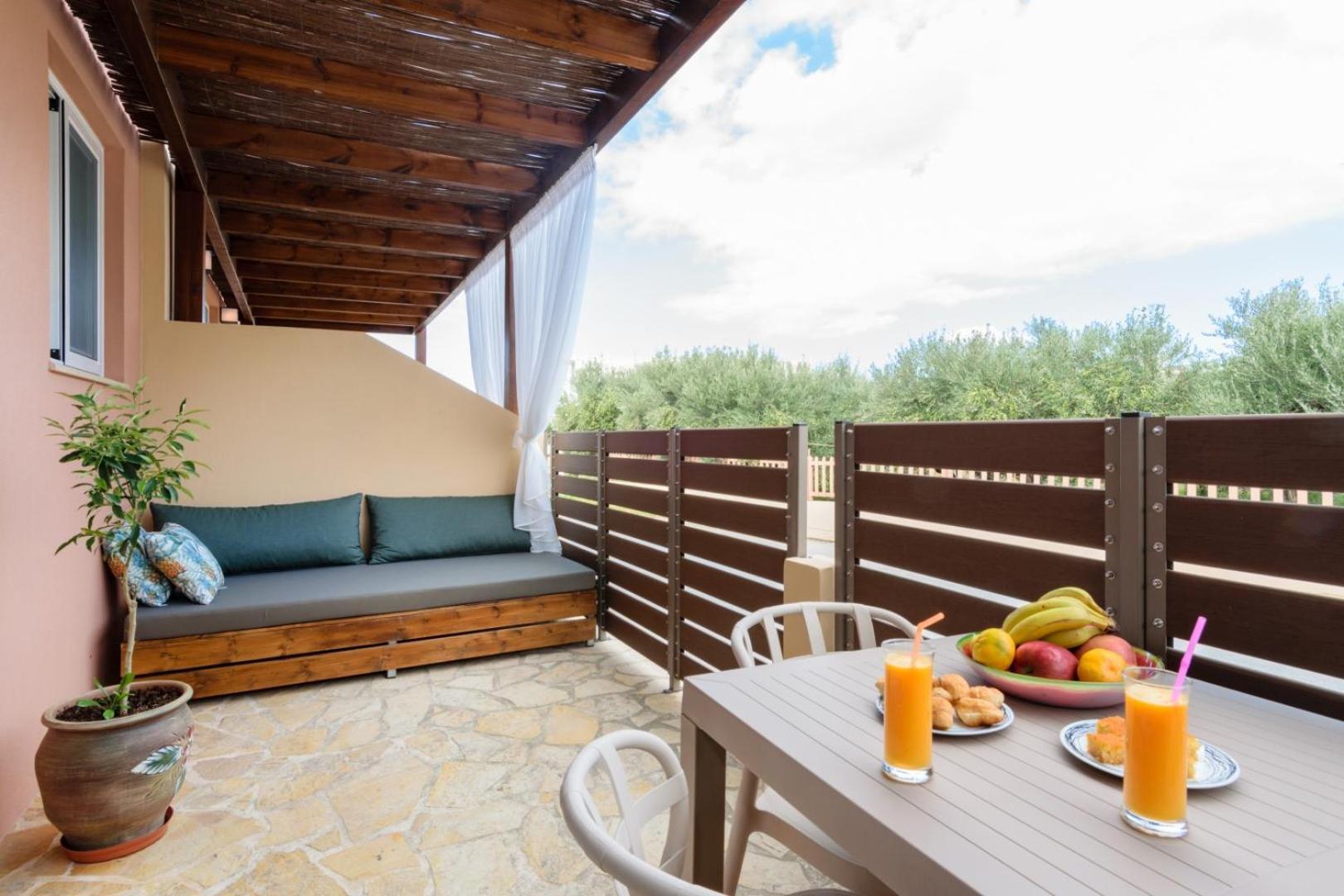 Iliana Apartments Фаласарна Екстериор снимка
