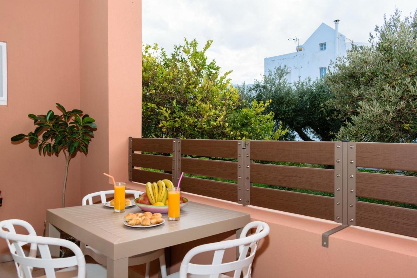 Iliana Apartments Фаласарна Екстериор снимка