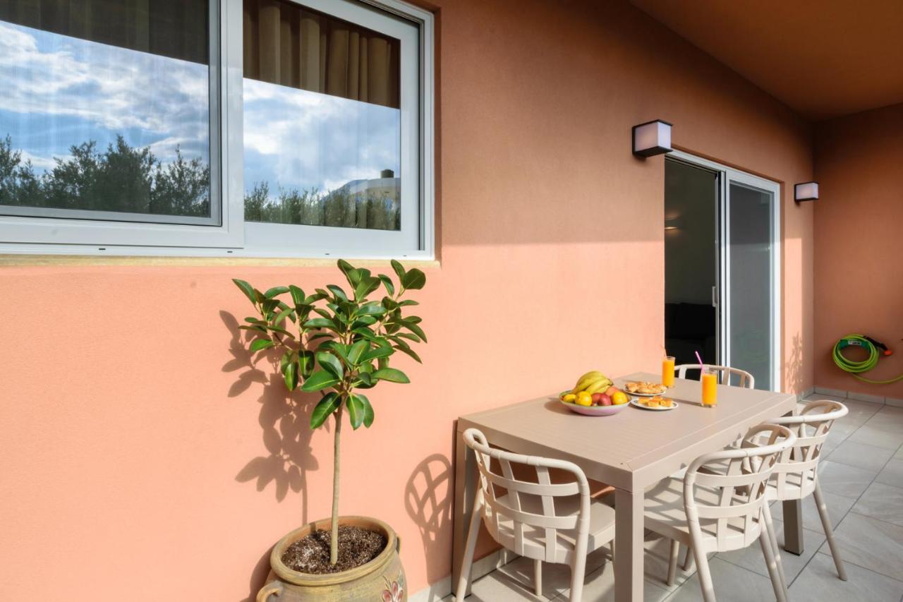Iliana Apartments Фаласарна Екстериор снимка