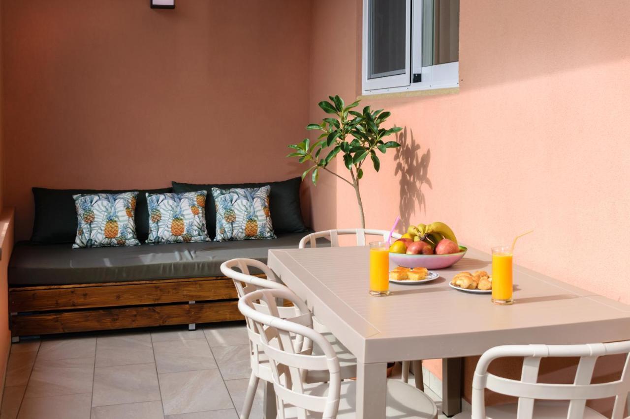 Iliana Apartments Фаласарна Екстериор снимка